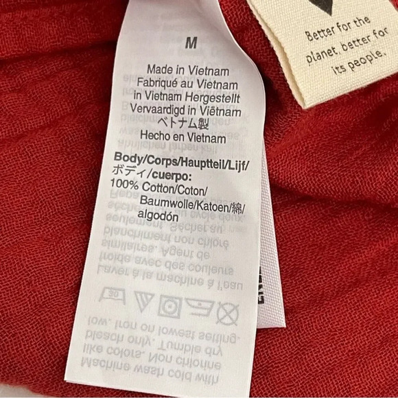 Women's Red Button-Back Peplum Top - Picture 5 of 9